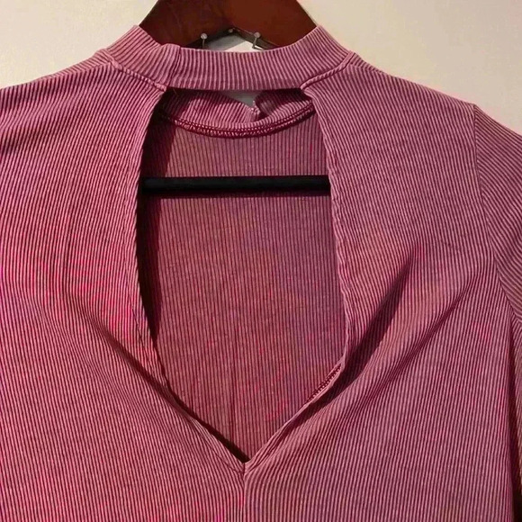 American Eagle Soft & Sexy Women’s Small Ribbed Short Sleeve Tee with Open Back - Picture 5 of 7